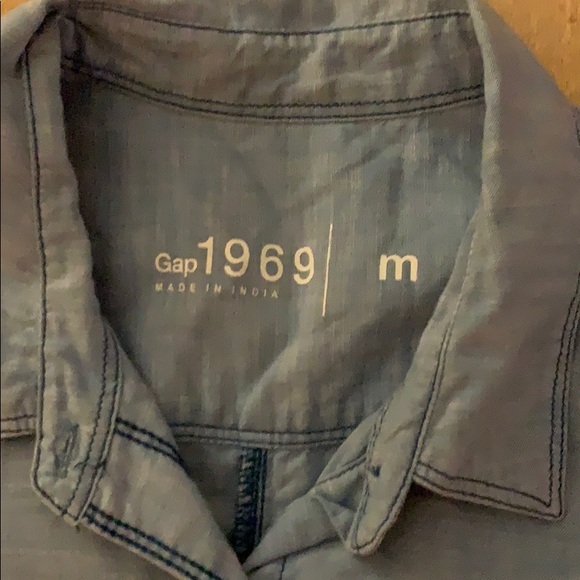 GAP 1969 Chambray top - Picture 3 of 4